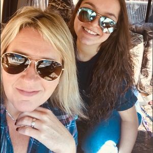 Meet your Posher, Dawn